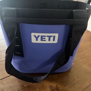 YETI Camino 20